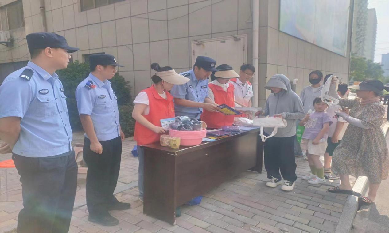 894649b41edf14fd3968164790e13a3